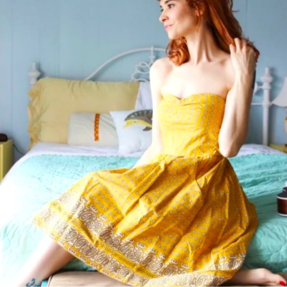 Anthropologie Girls from Savoy Yellow Bandana Strapless Dress Women's Size 4 - Picture 2 of 4